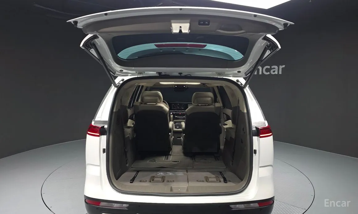 Фото 20 - Kia Carnival