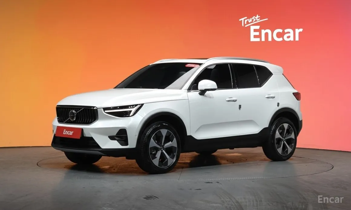 Фото 1 - Volvo XC40
