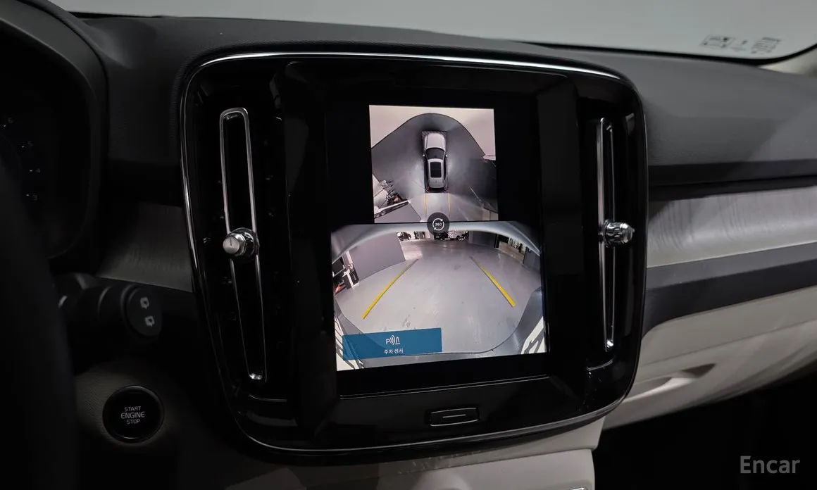 Фото 15 - Volvo XC40