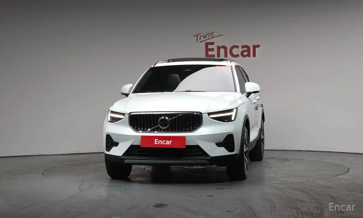 Фото 3 - Volvo XC40
