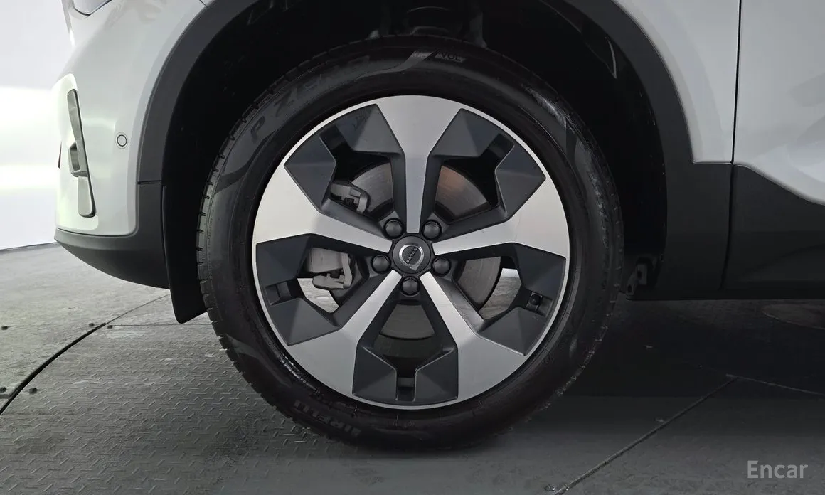 Фото 5 - Volvo XC40