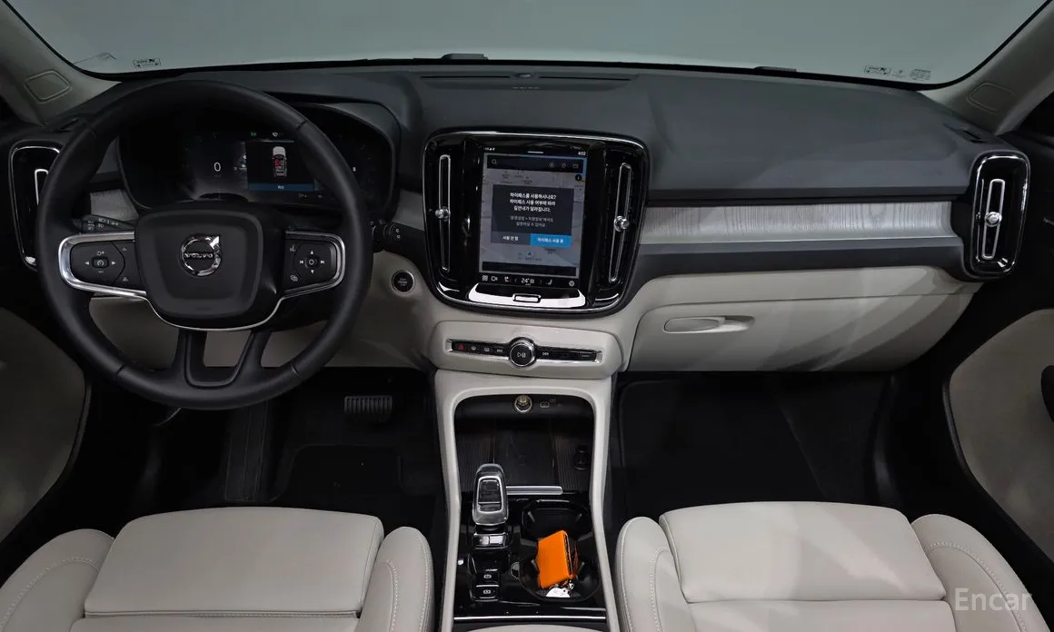 Фото 7 - Volvo XC40