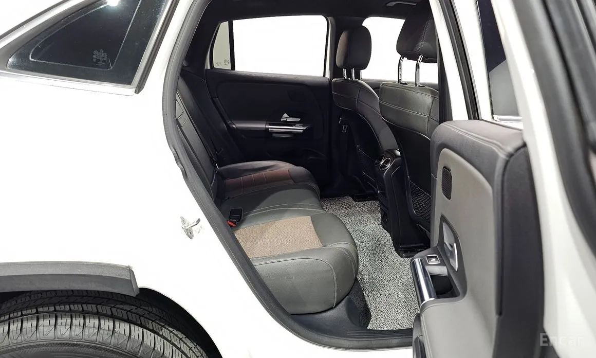 Фото 12 - Mercedes-Benz EQA