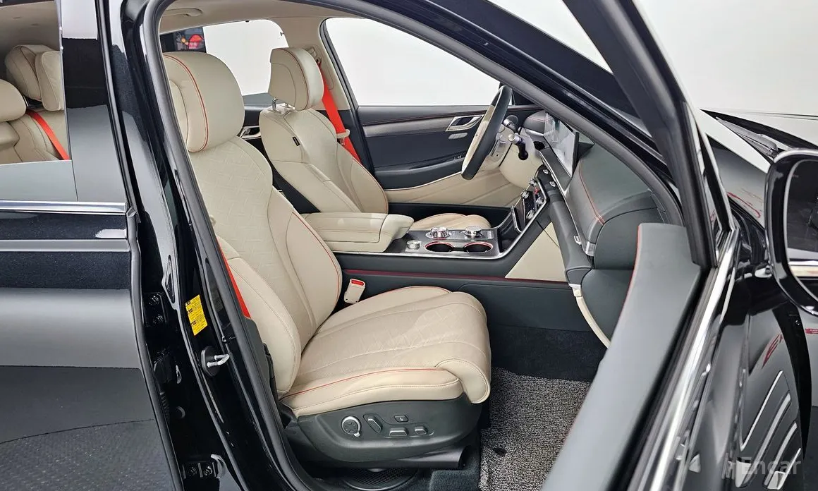 Фото 12 - Genesis GV80