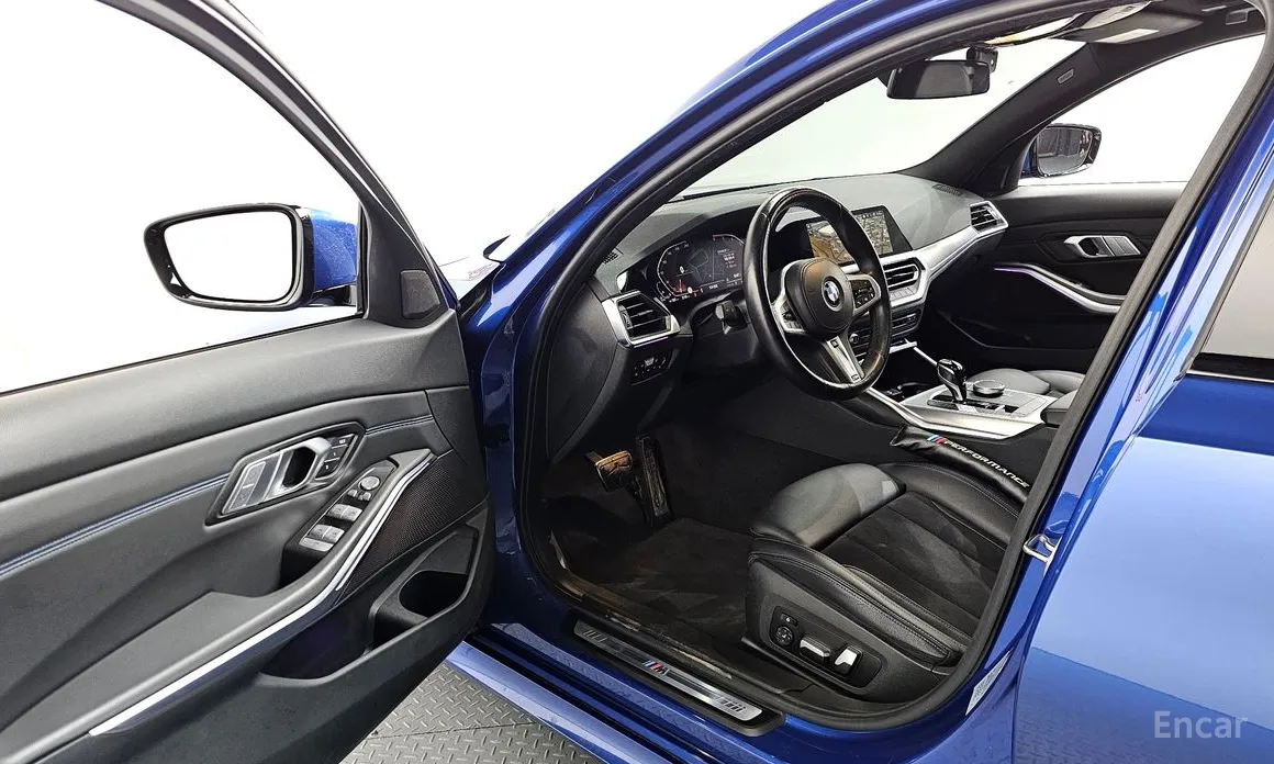 Photo 10 - BMW 3 Series