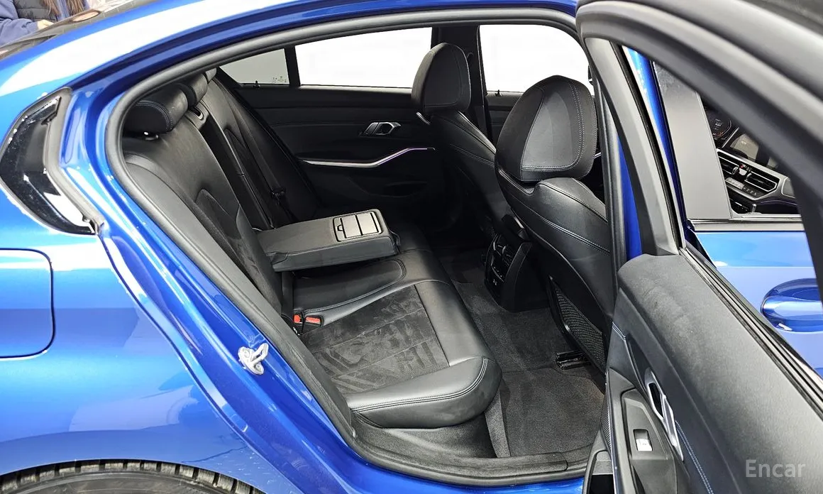 Photo 12 - BMW 3 Series