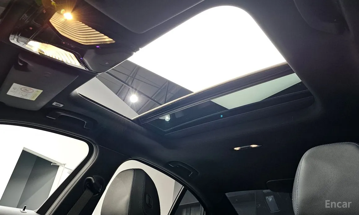 Photo 19 - BMW 3 Series