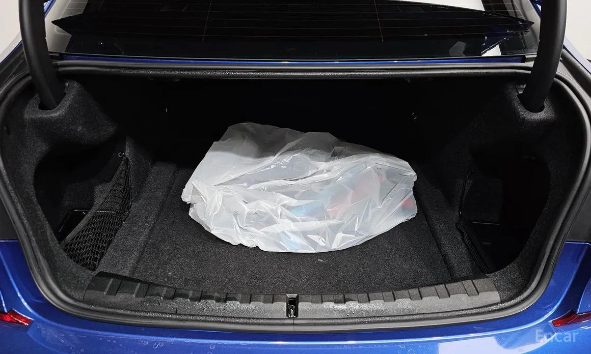 Photo 20 - BMW 3 Series