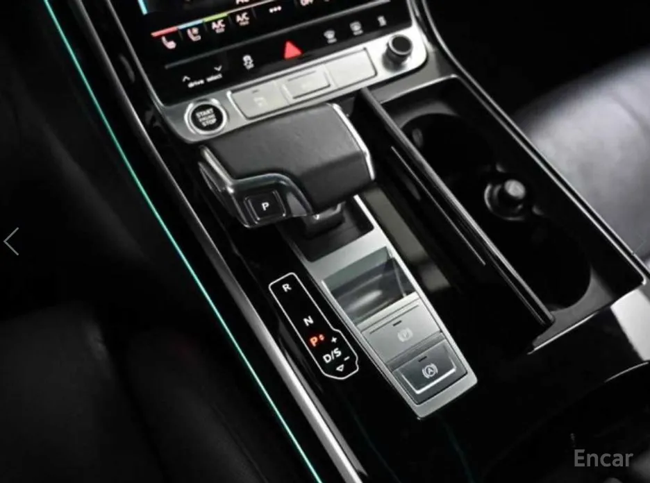 Фото 10 - Audi A8