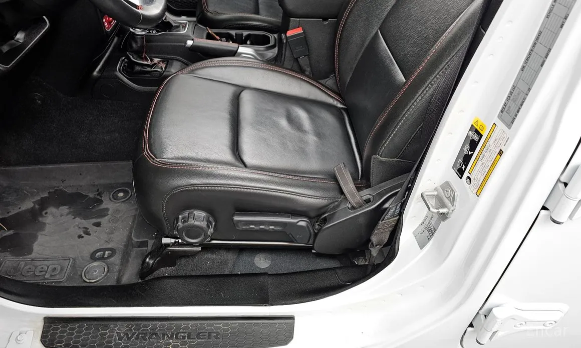 Фото 18 - Jeep Wrangler