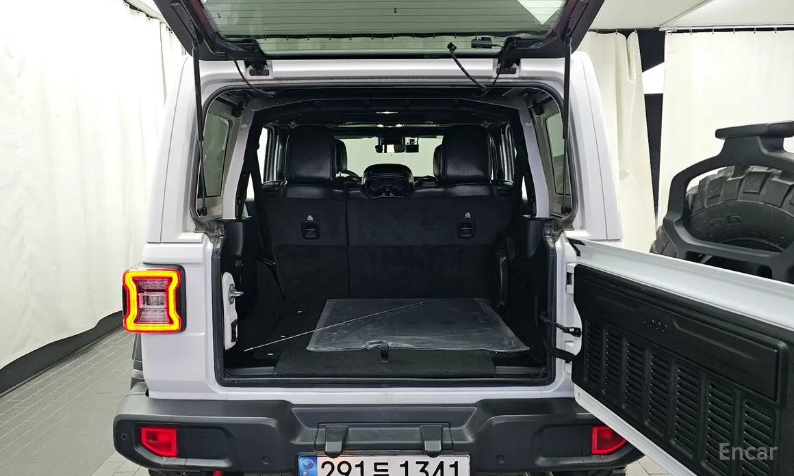 Фото 20 - Jeep Wrangler