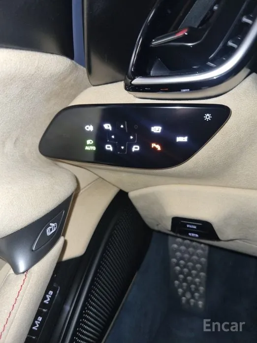 Фото 14 - Ferrari Roma