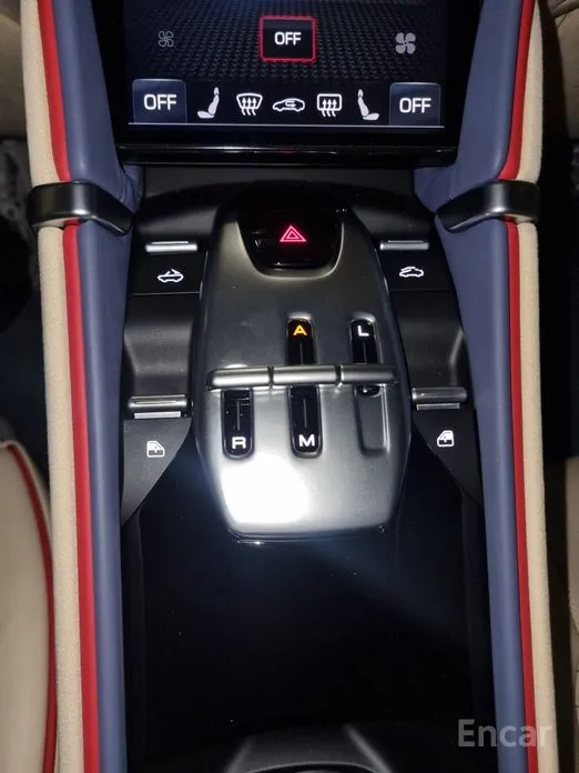 Фото 9 - Ferrari Roma