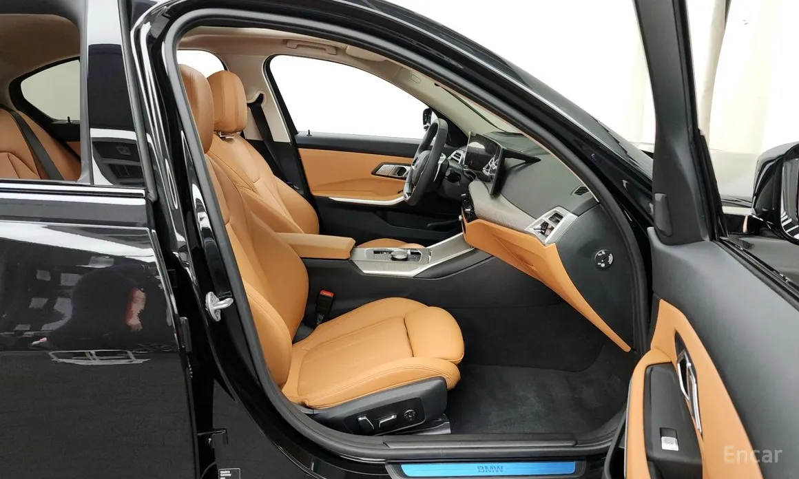 Photo 11 - BMW 3 Series