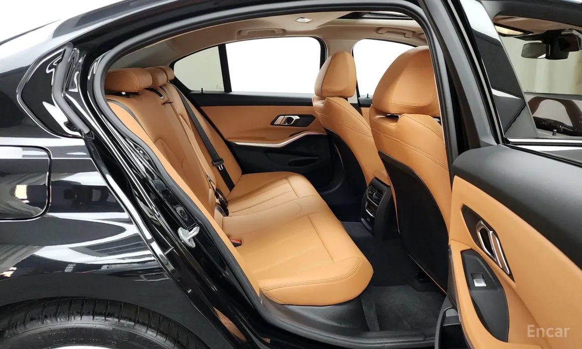 Photo 12 - BMW 3 Series