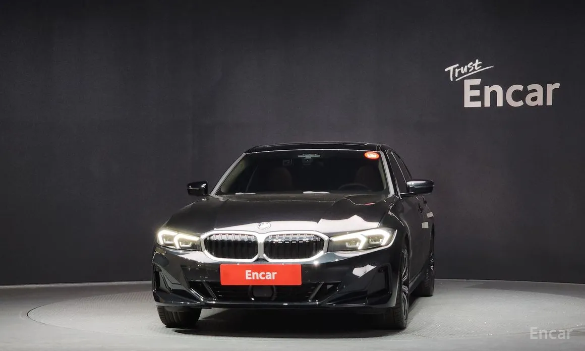 Photo 3 - BMW 3 Series