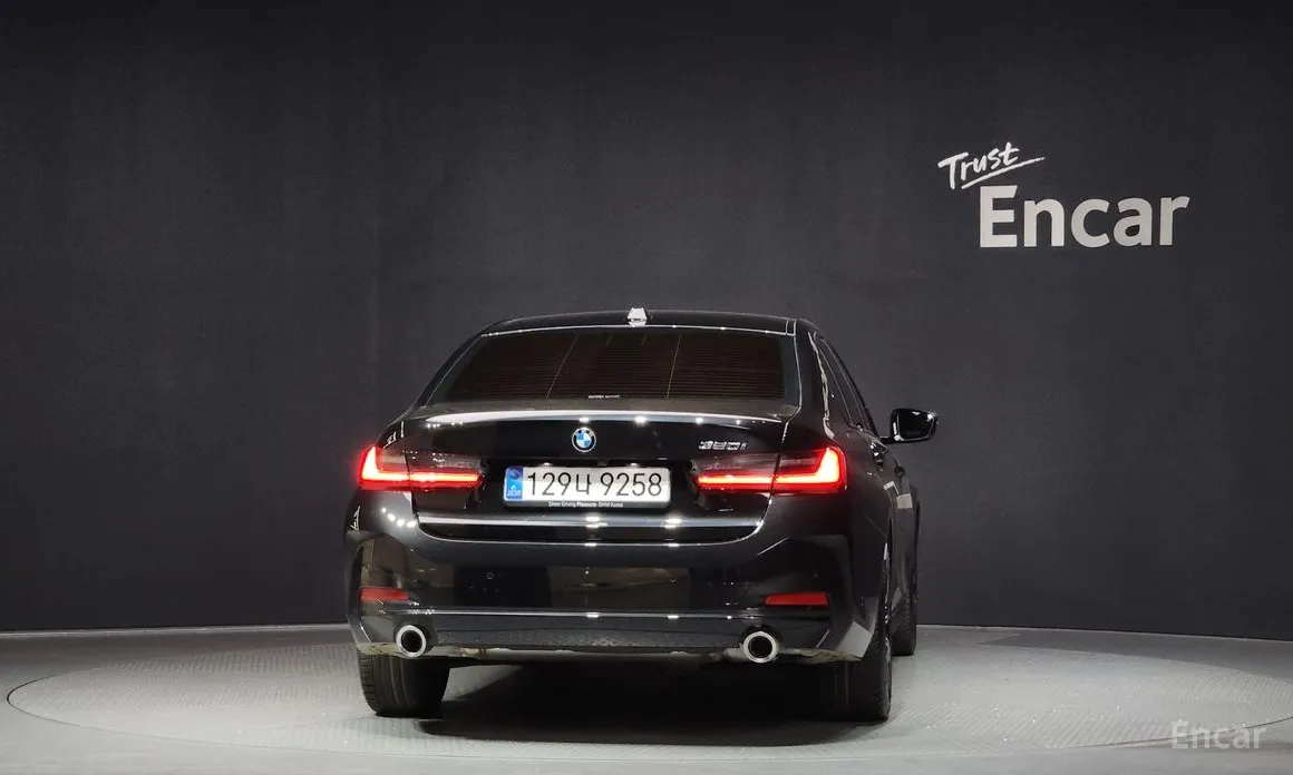 Photo 4 - BMW 3 Series