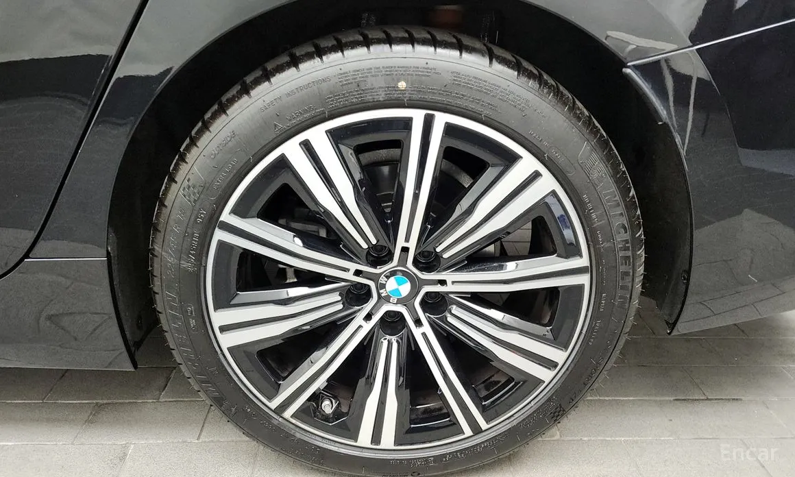 Photo 5 - BMW 3 Series