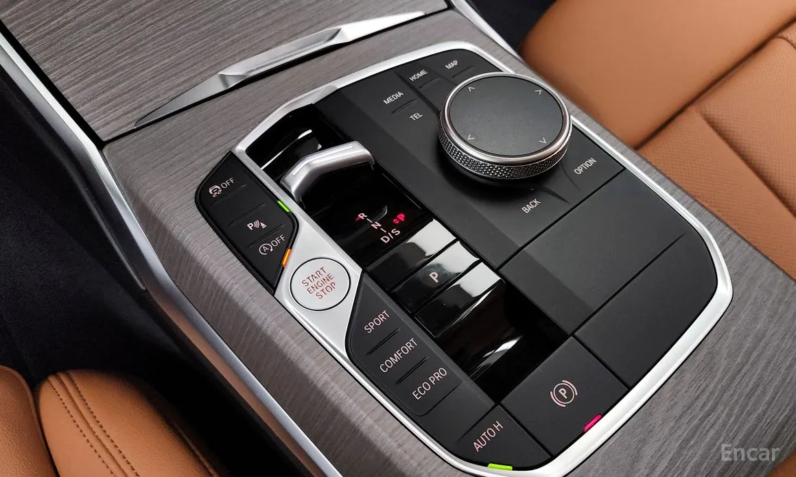 Photo 9 - BMW 3 Series