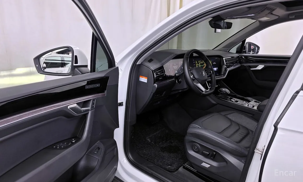 Фото 10 - Volkswagen Touareg