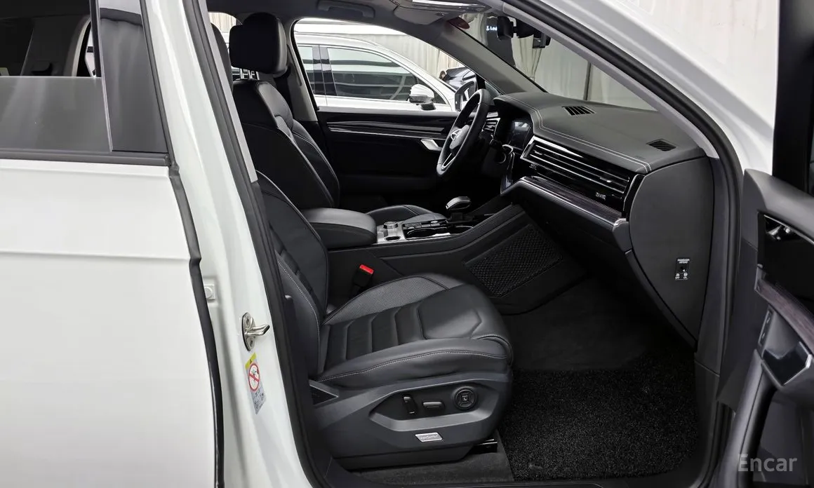 Фото 11 - Volkswagen Touareg