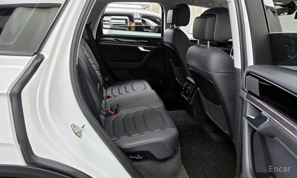 Фото 12 - Volkswagen Touareg