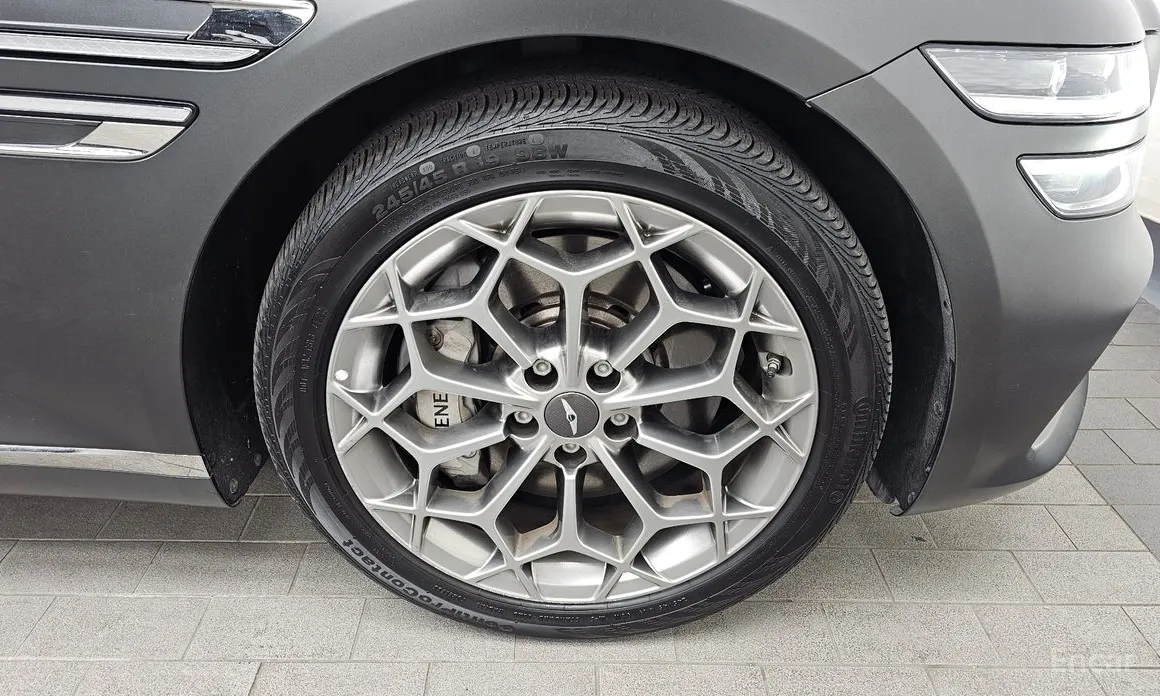 Фото 5 - Genesis G80