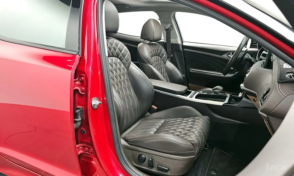 Фото 12 - Kia Stinger