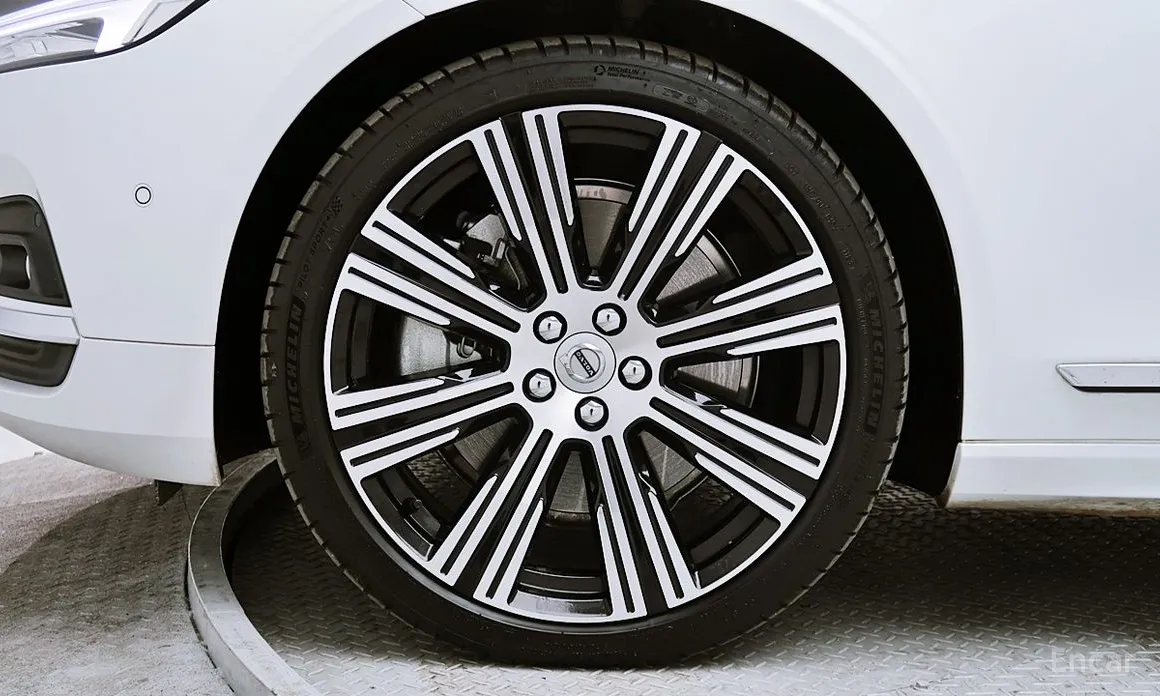 Фото 18 - Volvo S90