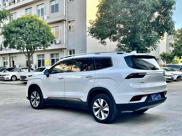 Фото 4 - Geely Okavango