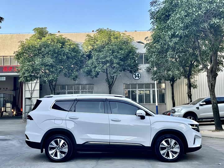 Фото 8 - Geely Okavango