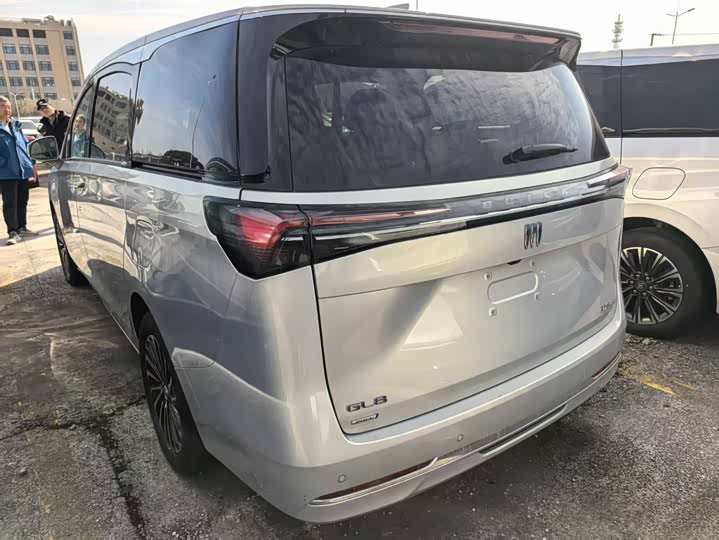 Фото 5 - Buick GL8 Hybrid