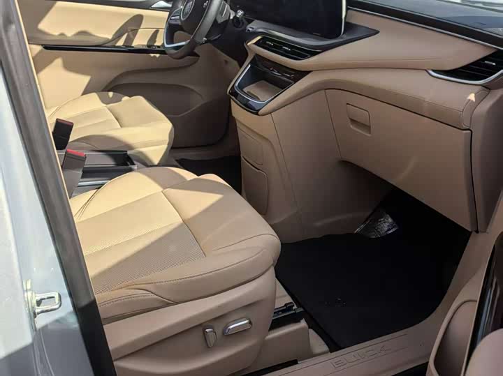 Фото 7 - Buick GL8 Hybrid