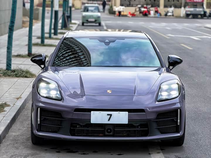 Фото 1 - Porsche Panamera