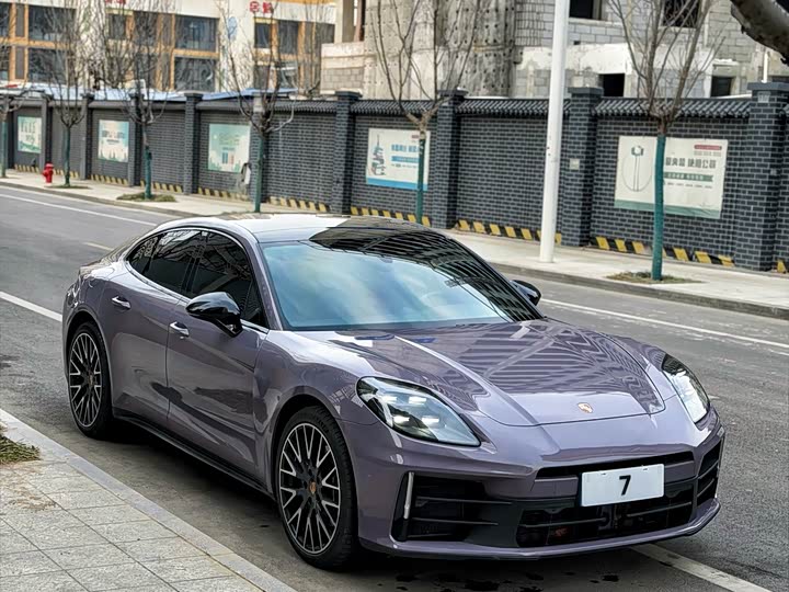 Фото 2 - Porsche Panamera