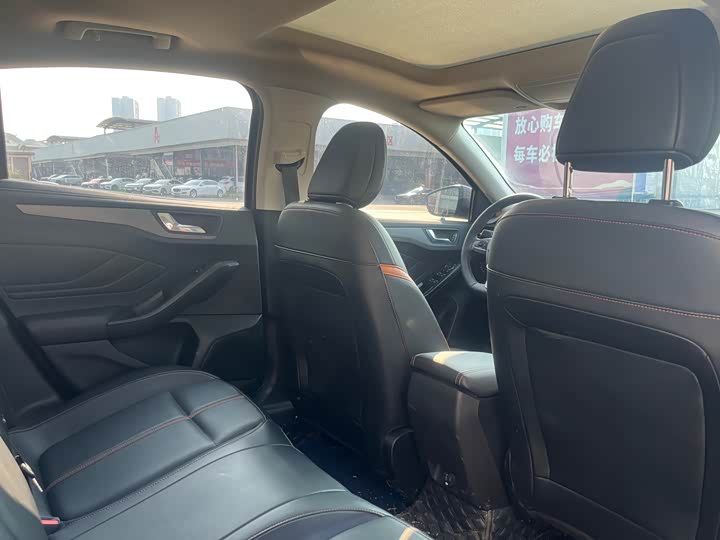 Фото 5 - Ford Focus