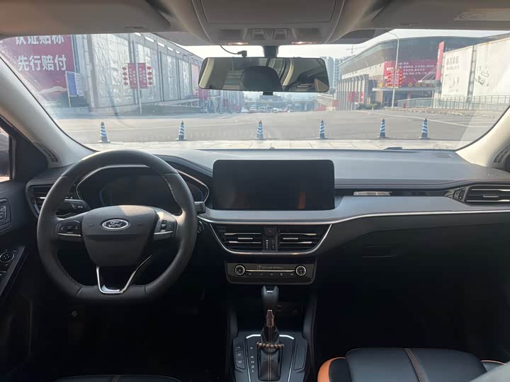 Фото 6 - Ford Focus