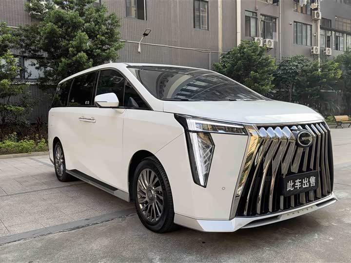 Фото 2 - GAC Trumpchi M8