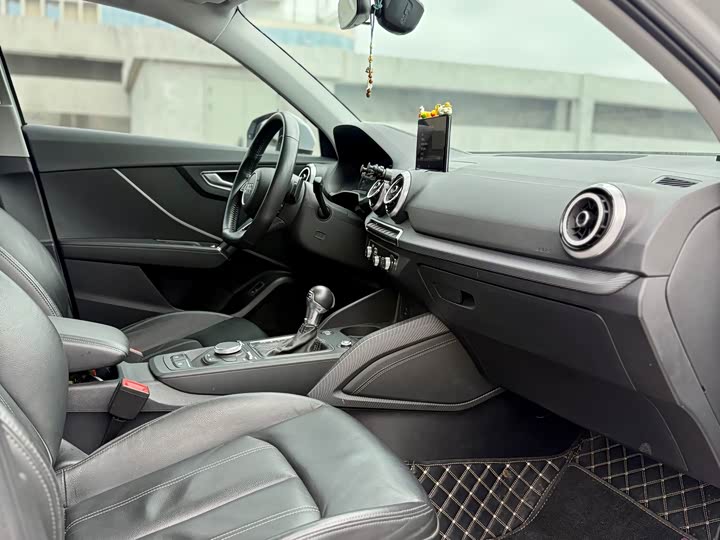 Фото 6 - Audi Q2L