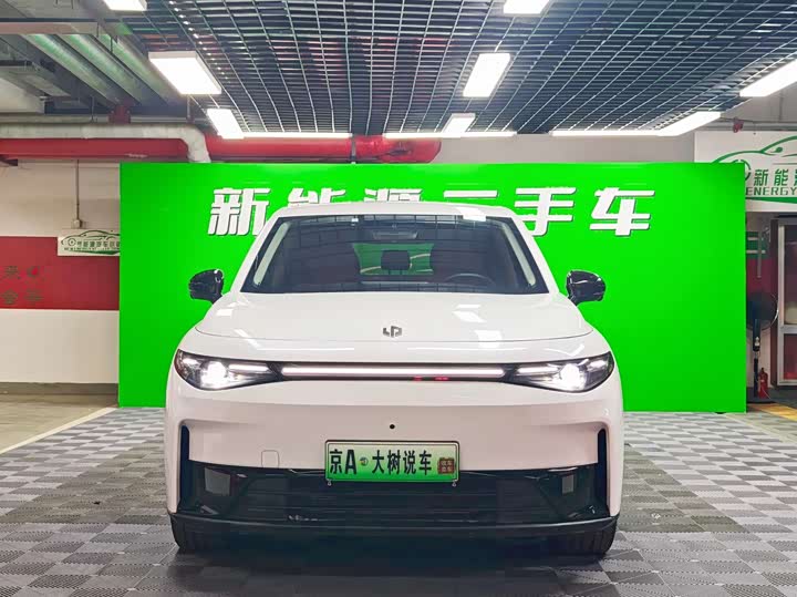 Фото 2 - Leapmotor C10