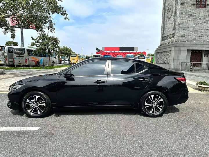 Фото 3 - Nissan Sylphy