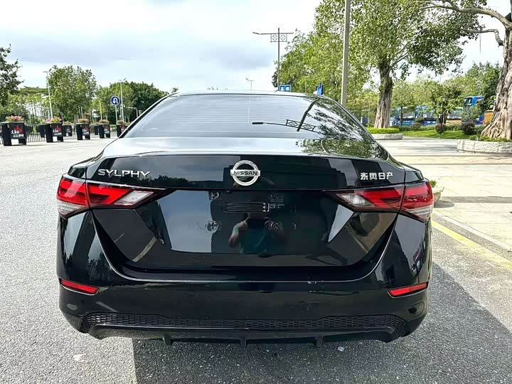 Фото 6 - Nissan Sylphy