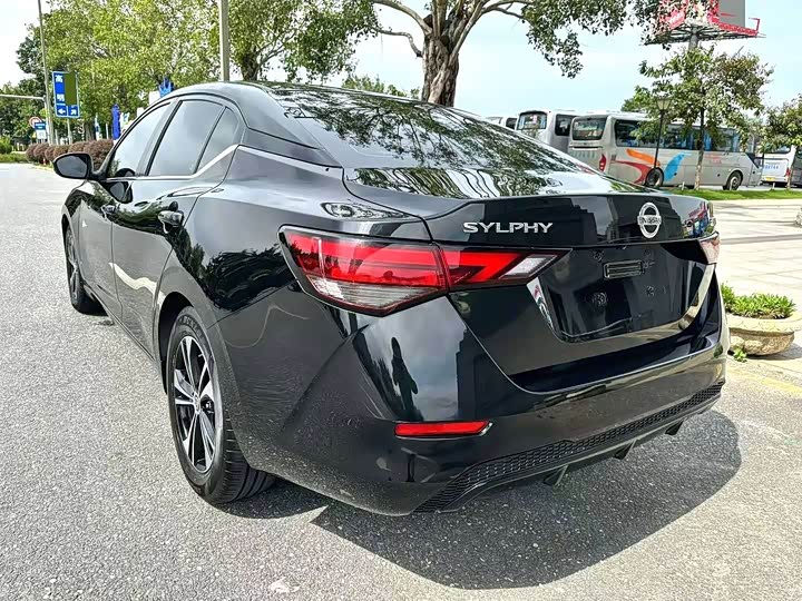 Фото 9 - Nissan Sylphy