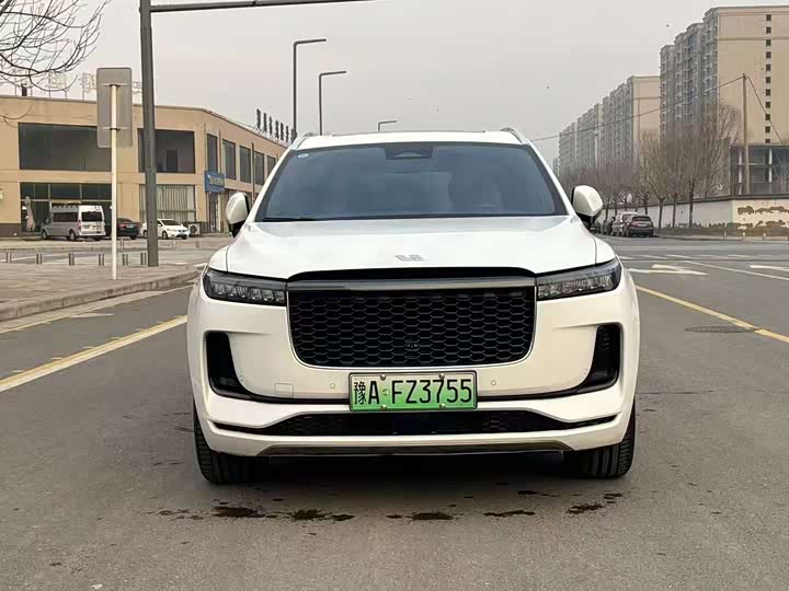 Фото 1 - LiXiang One