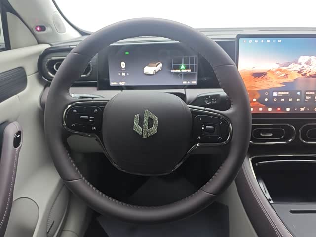 Фото 9 - Leapmotor C11