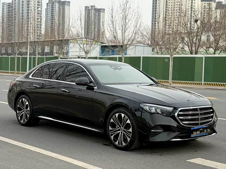 Photo 3 - Mercedes-Benz E-Class