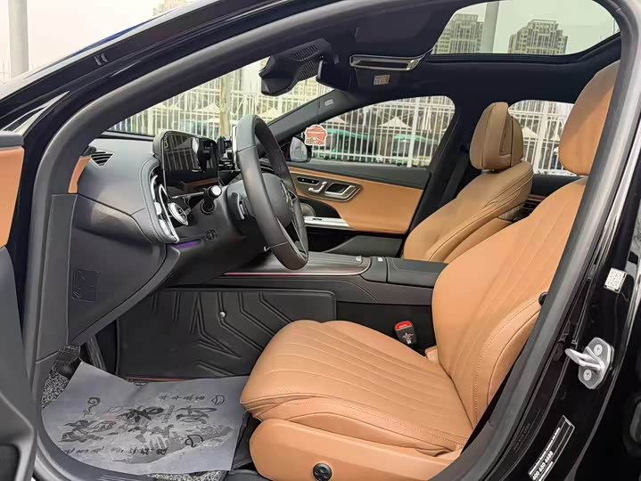 Photo 4 - Mercedes-Benz E-Class