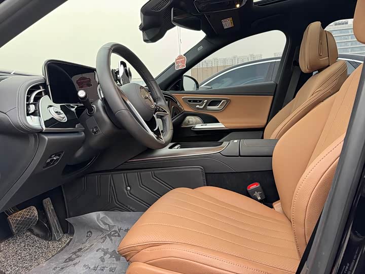 Photo 7 - Mercedes-Benz E-Class