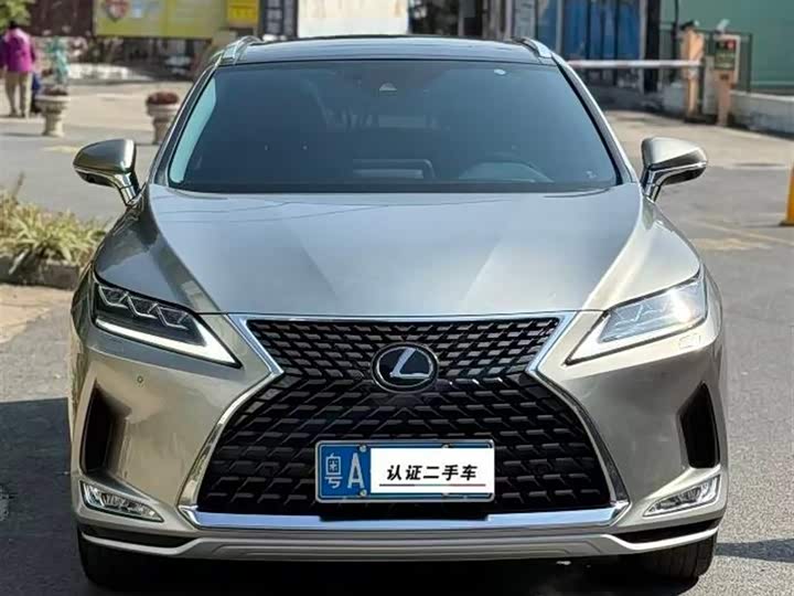 Фото 1 - Lexus RX