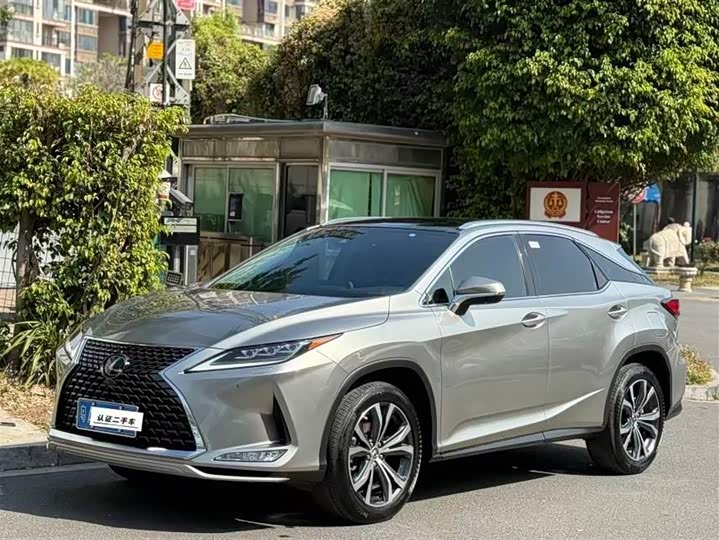 Фото 2 - Lexus RX